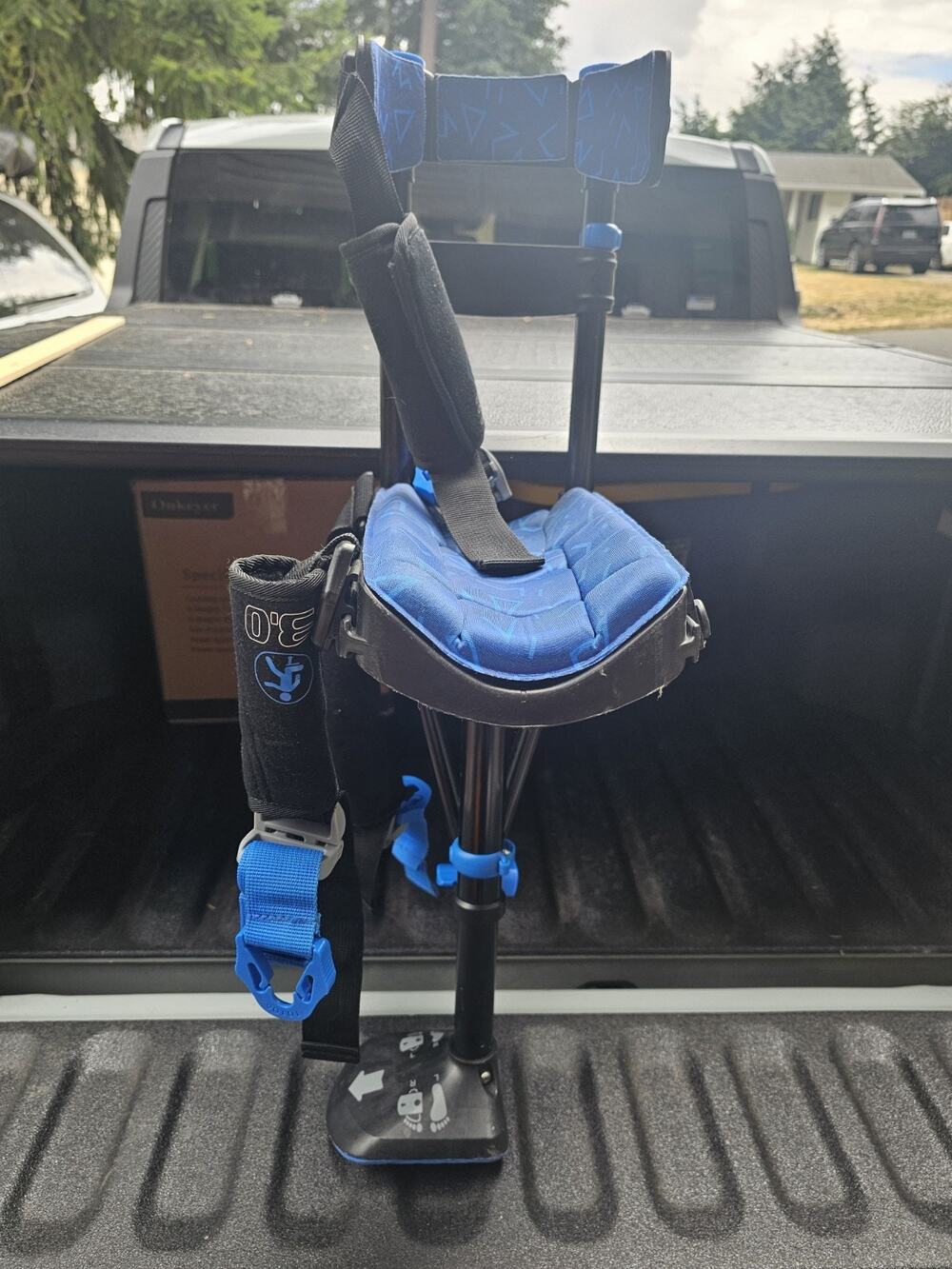 iWALK-Free Hands-Free Crutch Black/Blue, Adjustable, 275 lb Capacity, Adult